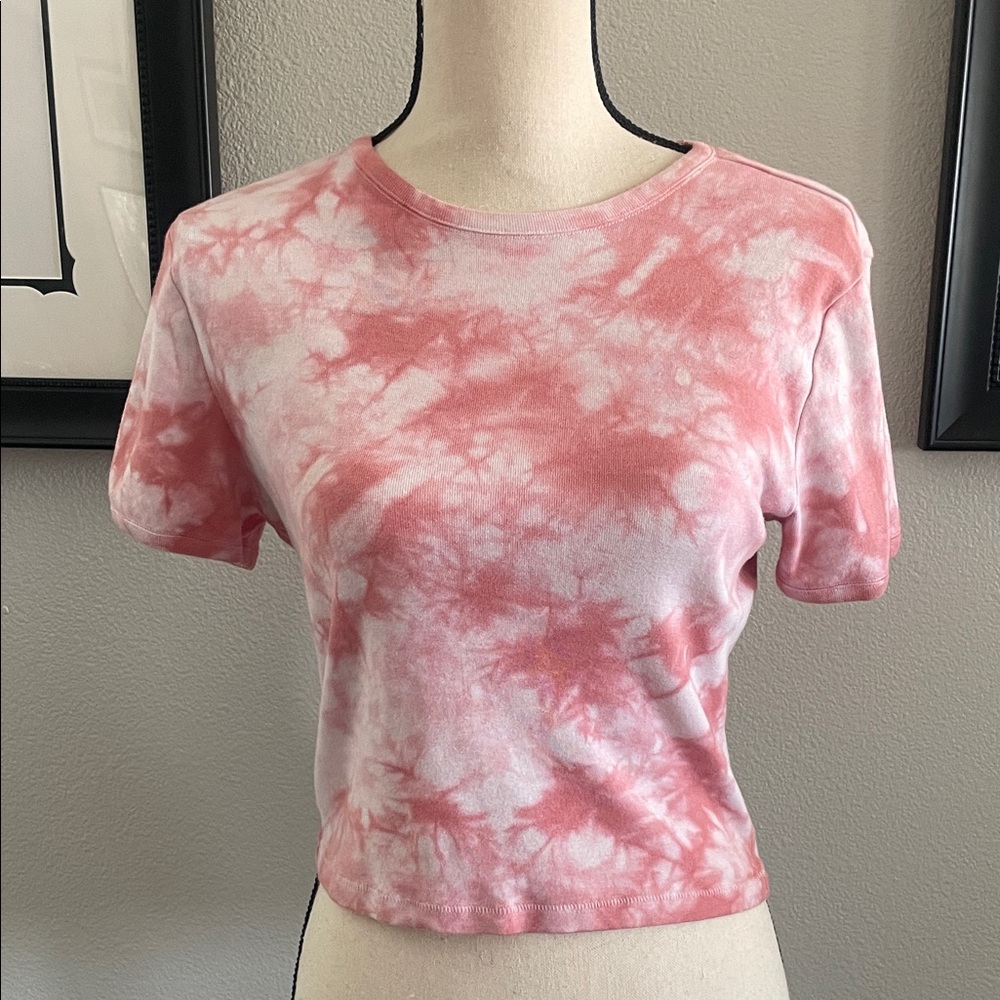 PINK Victoria's Secret Pink and White Crop Top Size (Medium)